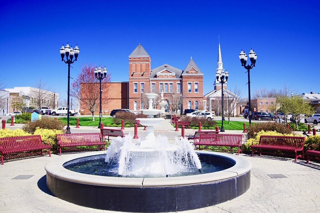 Courthouse Square McMinnville TN